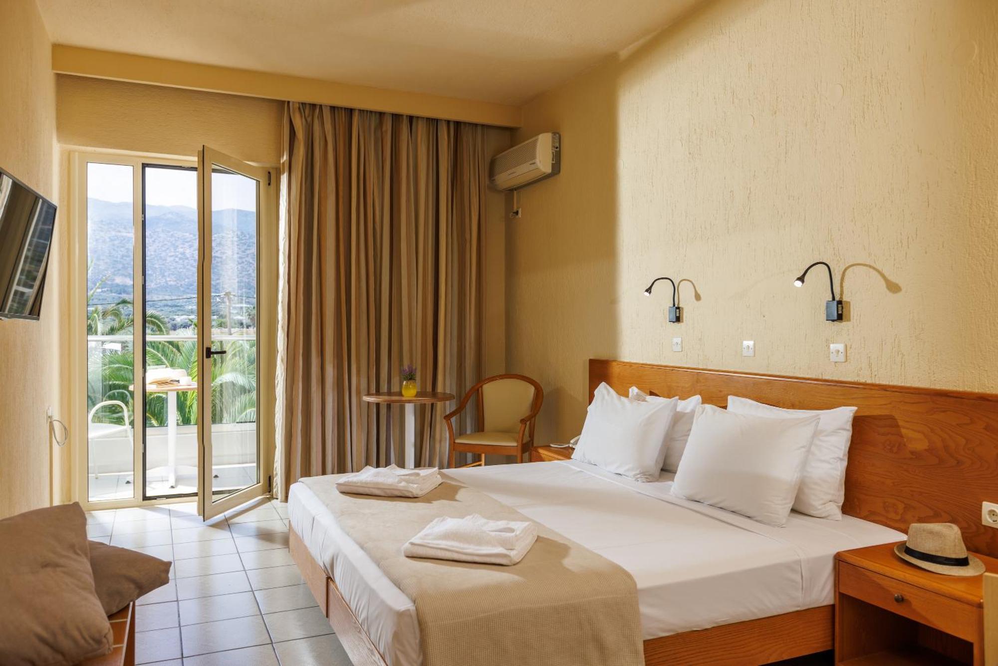 Malia Bay Beach Hotel & Bungalows Exterior photo