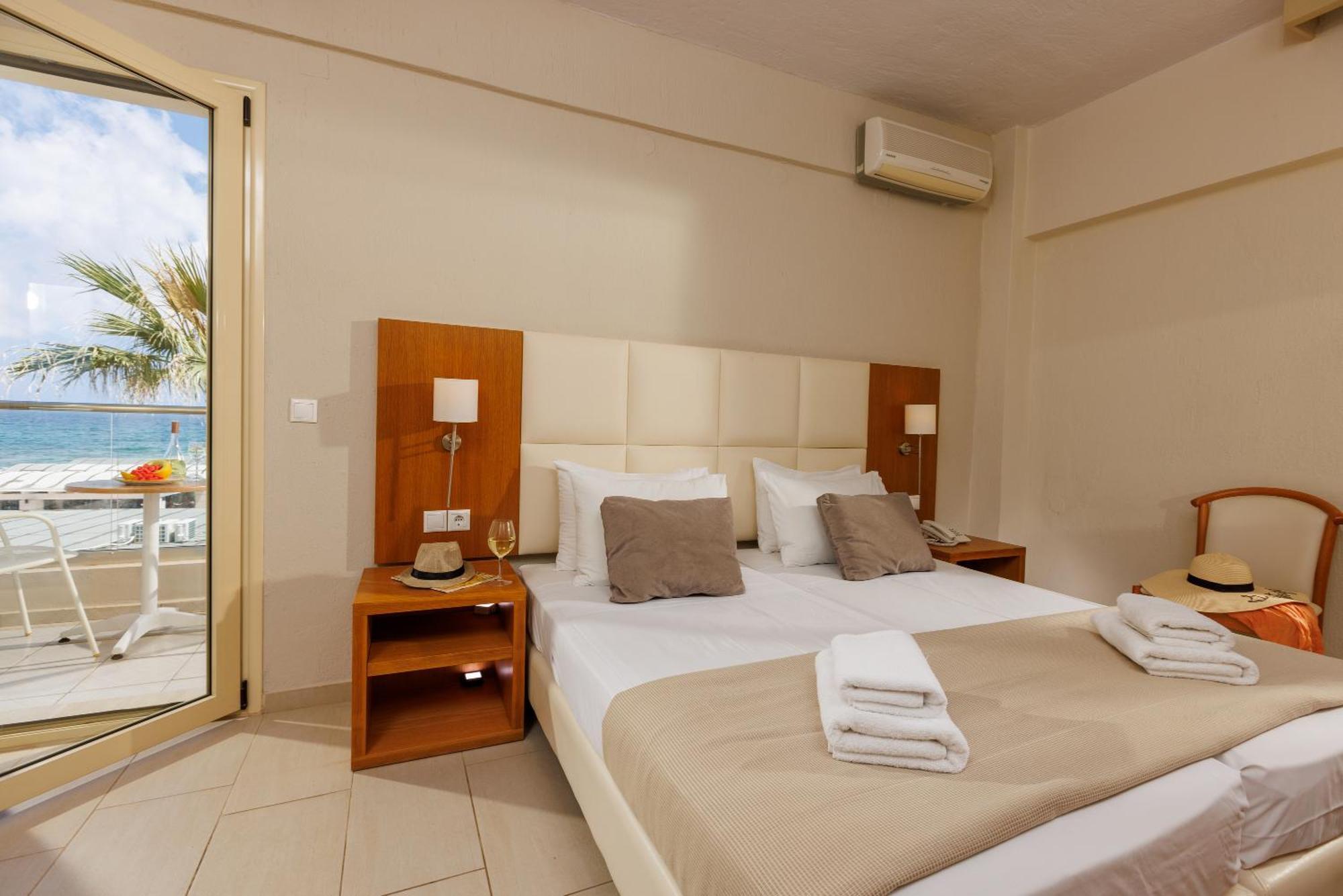 Malia Bay Beach Hotel & Bungalows Exterior photo