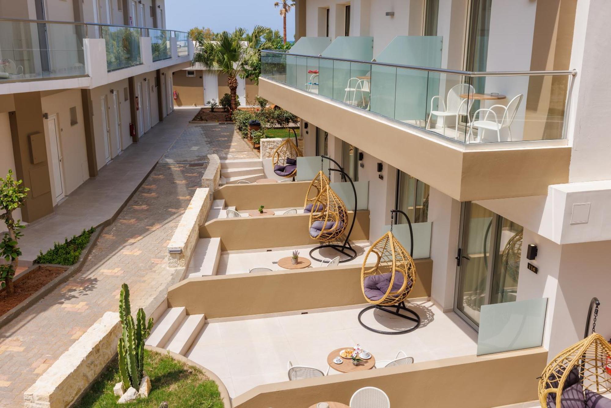 Malia Bay Beach Hotel & Bungalows Exterior photo
