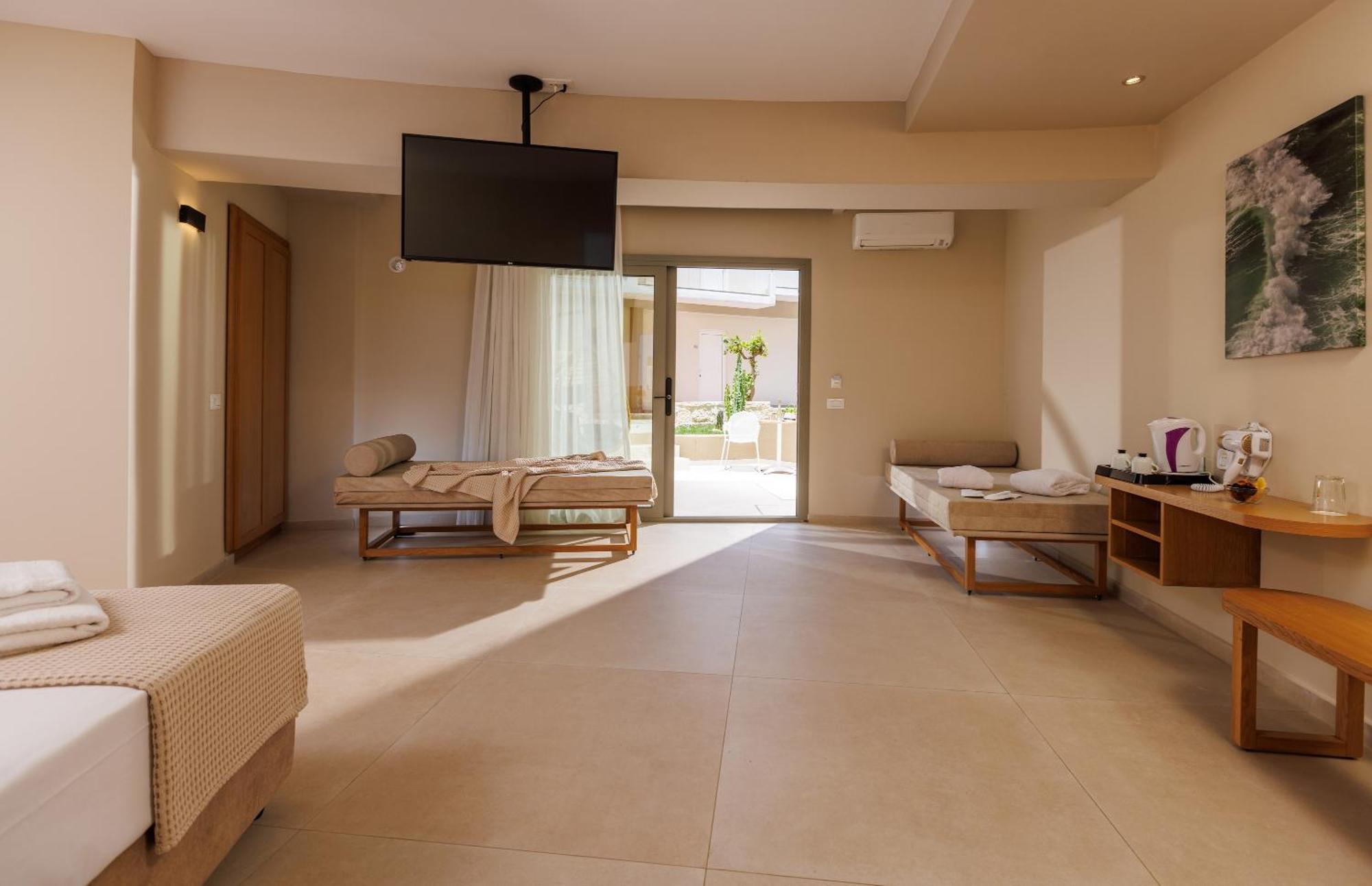 Malia Bay Beach Hotel & Bungalows Exterior photo