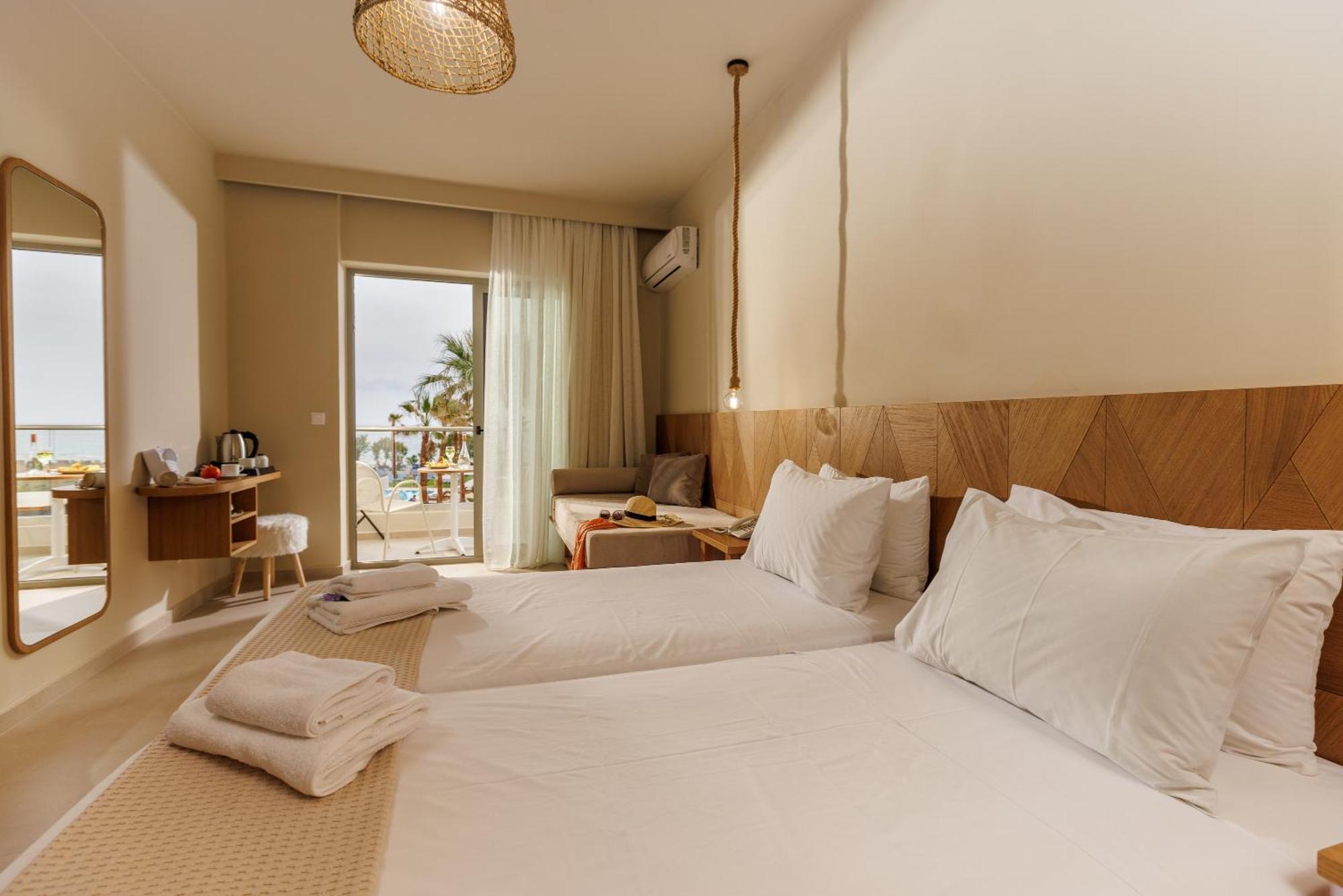 Malia Bay Beach Hotel & Bungalows Exterior photo