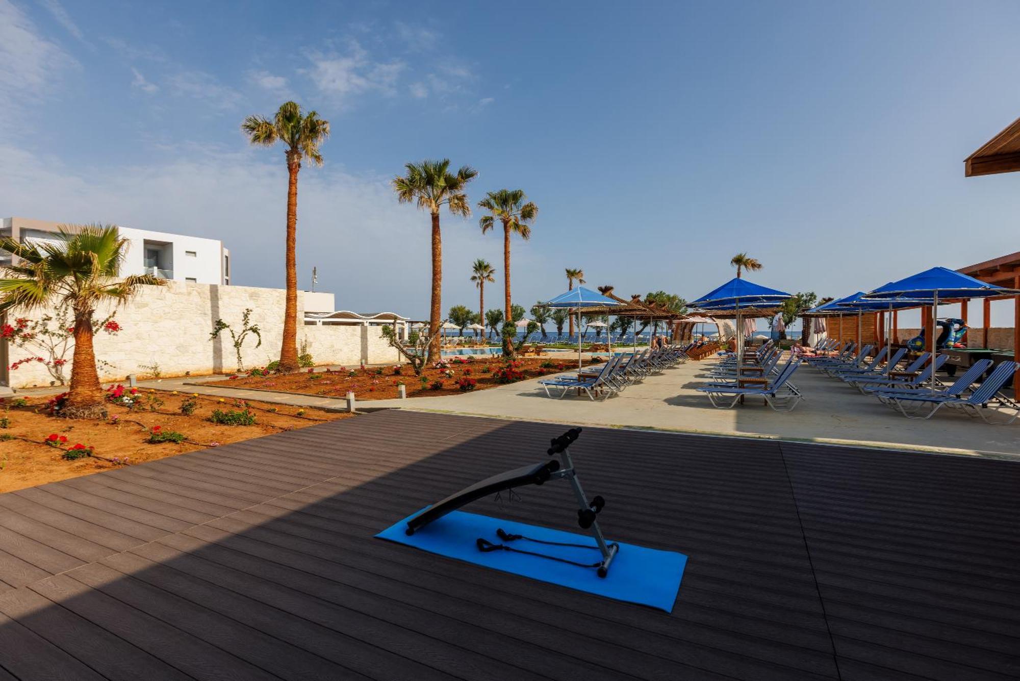 Malia Bay Beach Hotel & Bungalows Exterior photo