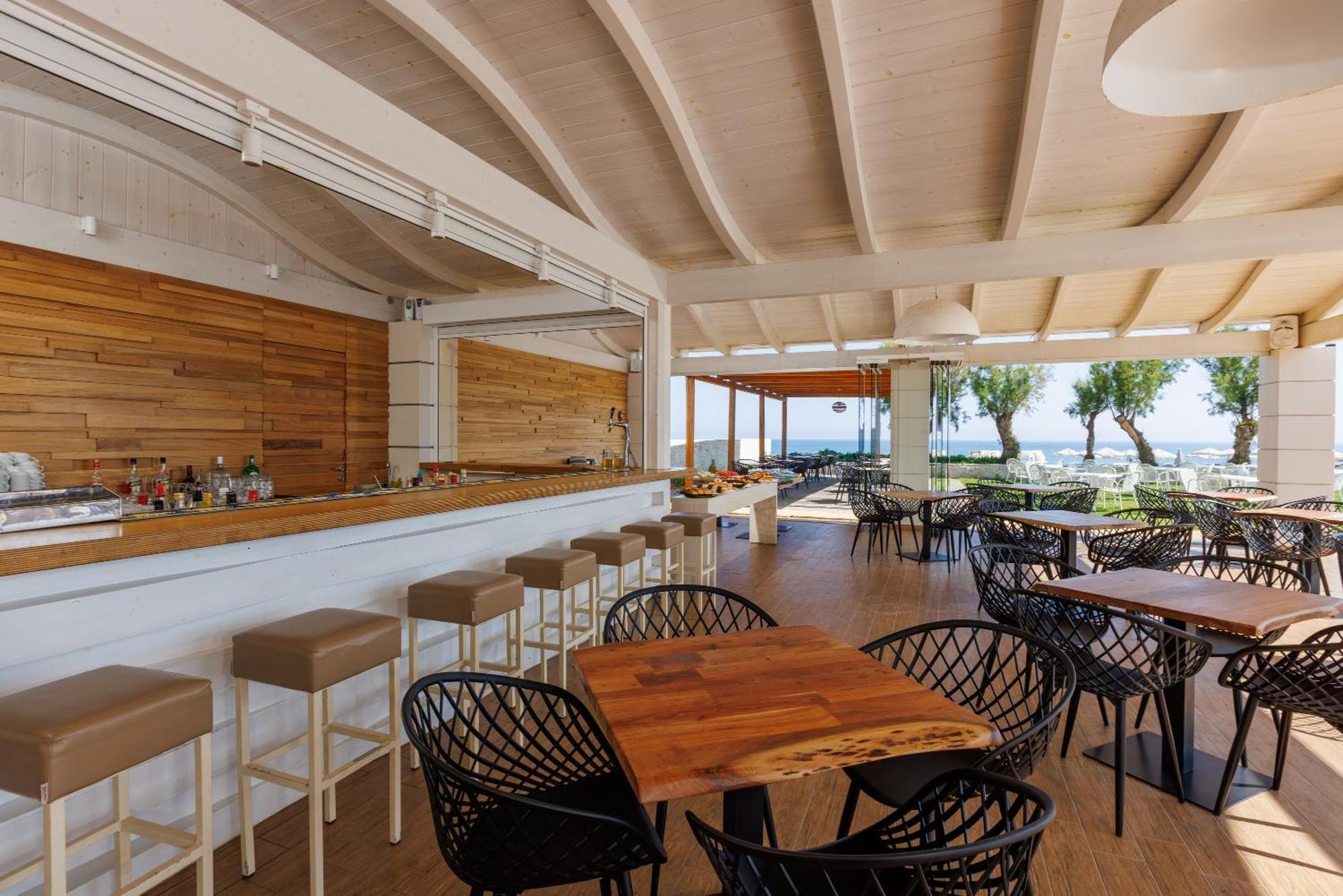 Malia Bay Beach Hotel & Bungalows Exterior photo