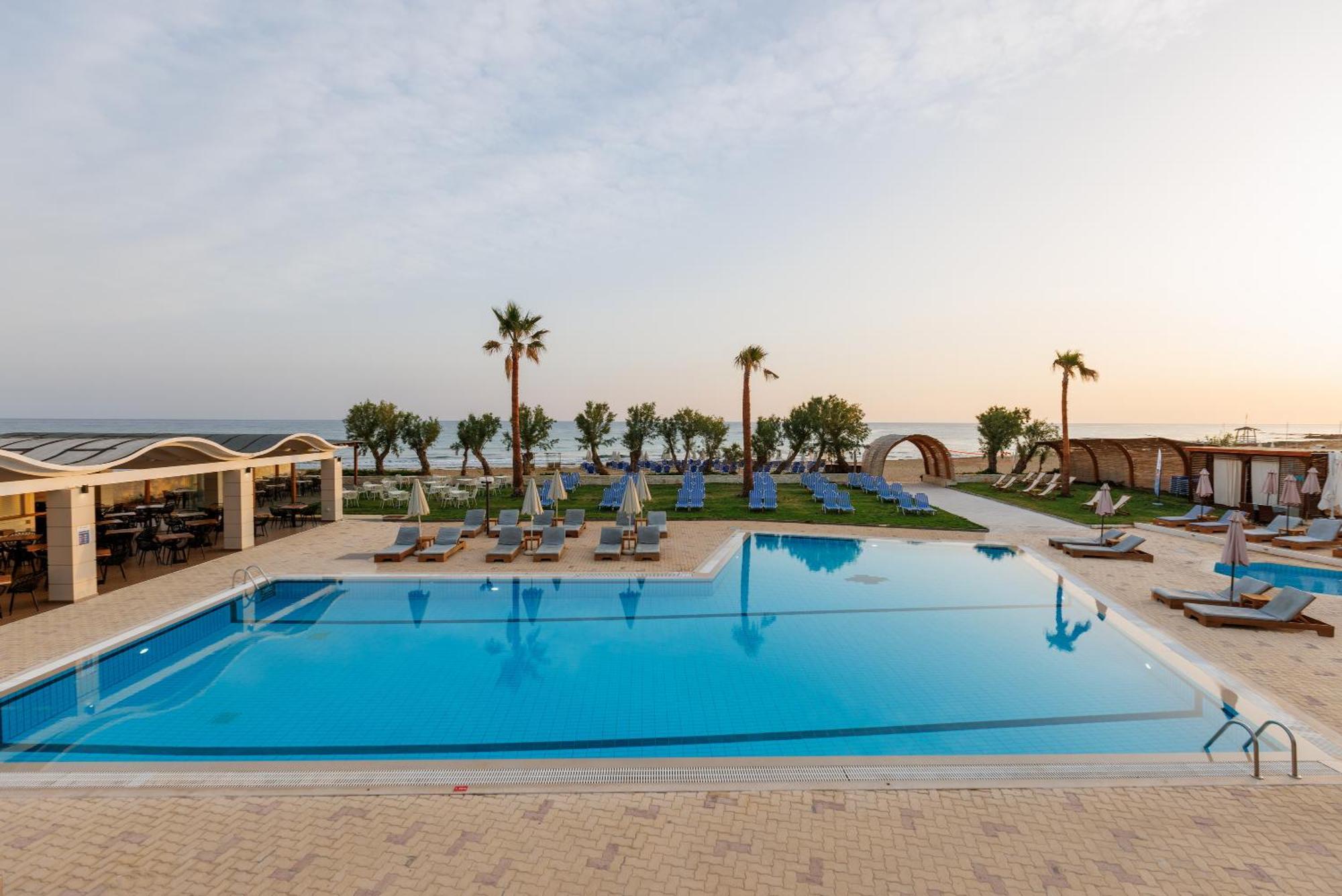 Malia Bay Beach Hotel & Bungalows Exterior photo