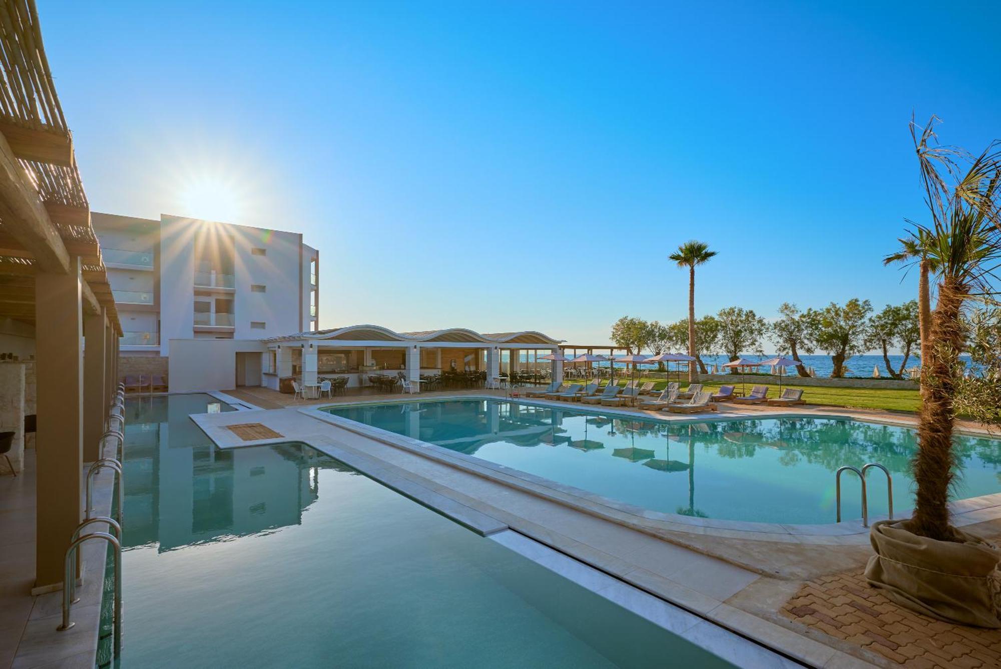 Malia Bay Beach Hotel & Bungalows Exterior photo