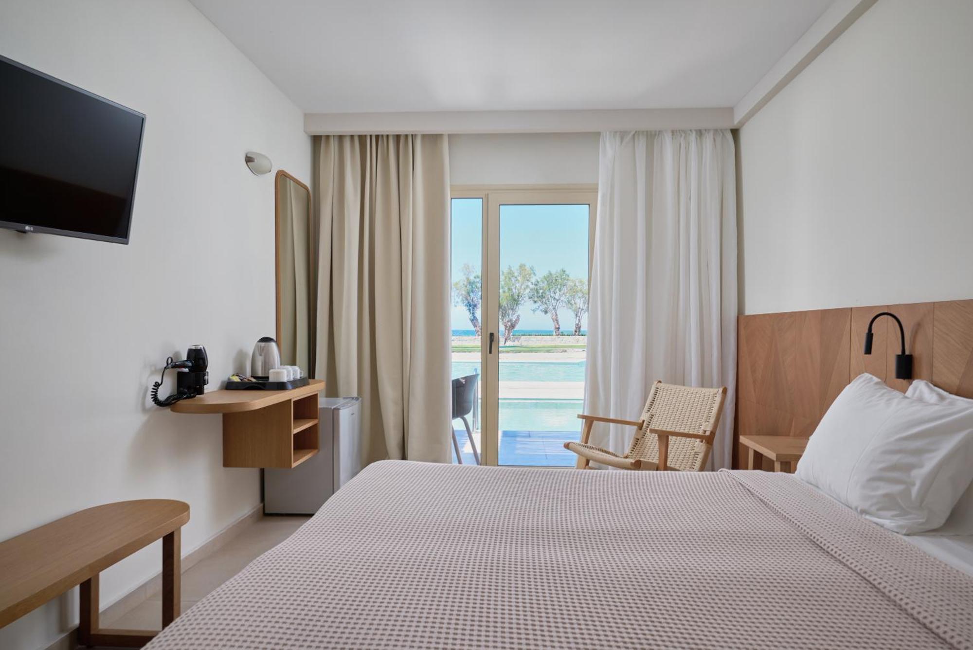 Malia Bay Beach Hotel & Bungalows Exterior photo