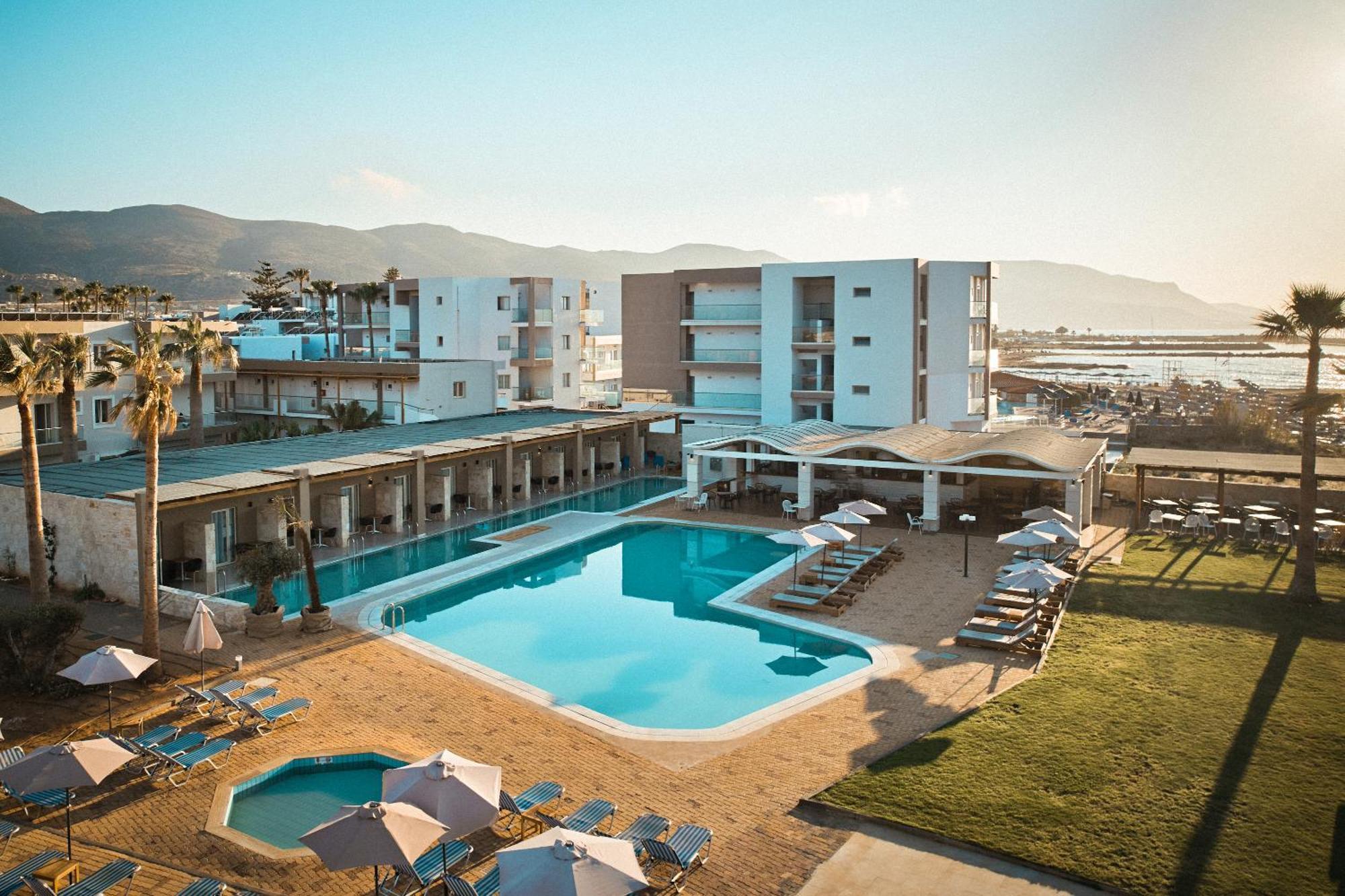 Malia Bay Beach Hotel & Bungalows Exterior photo